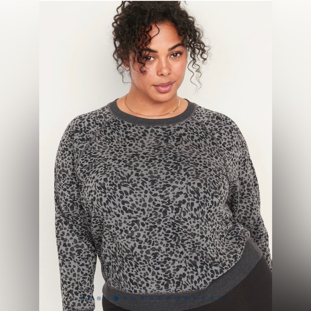 Old Navy Vintage Crew Neck Sweater!
